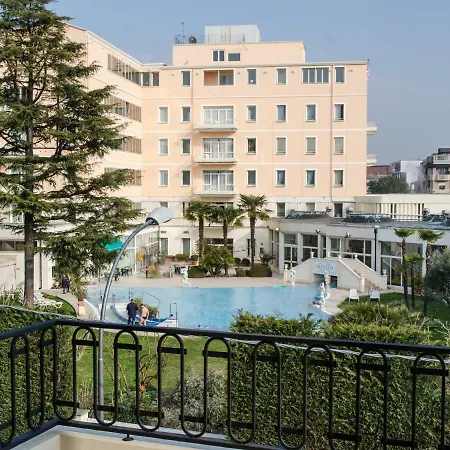 Cheap & Chic Thermae&relax